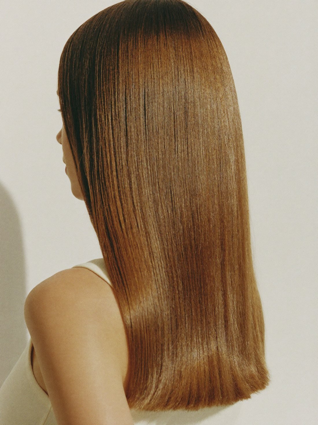 Frizz and no control hair, treated with Kérastase Discipline